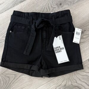 Almost‎ Famous Super High Rise Mom Shorts, Size 3, Black, NWT